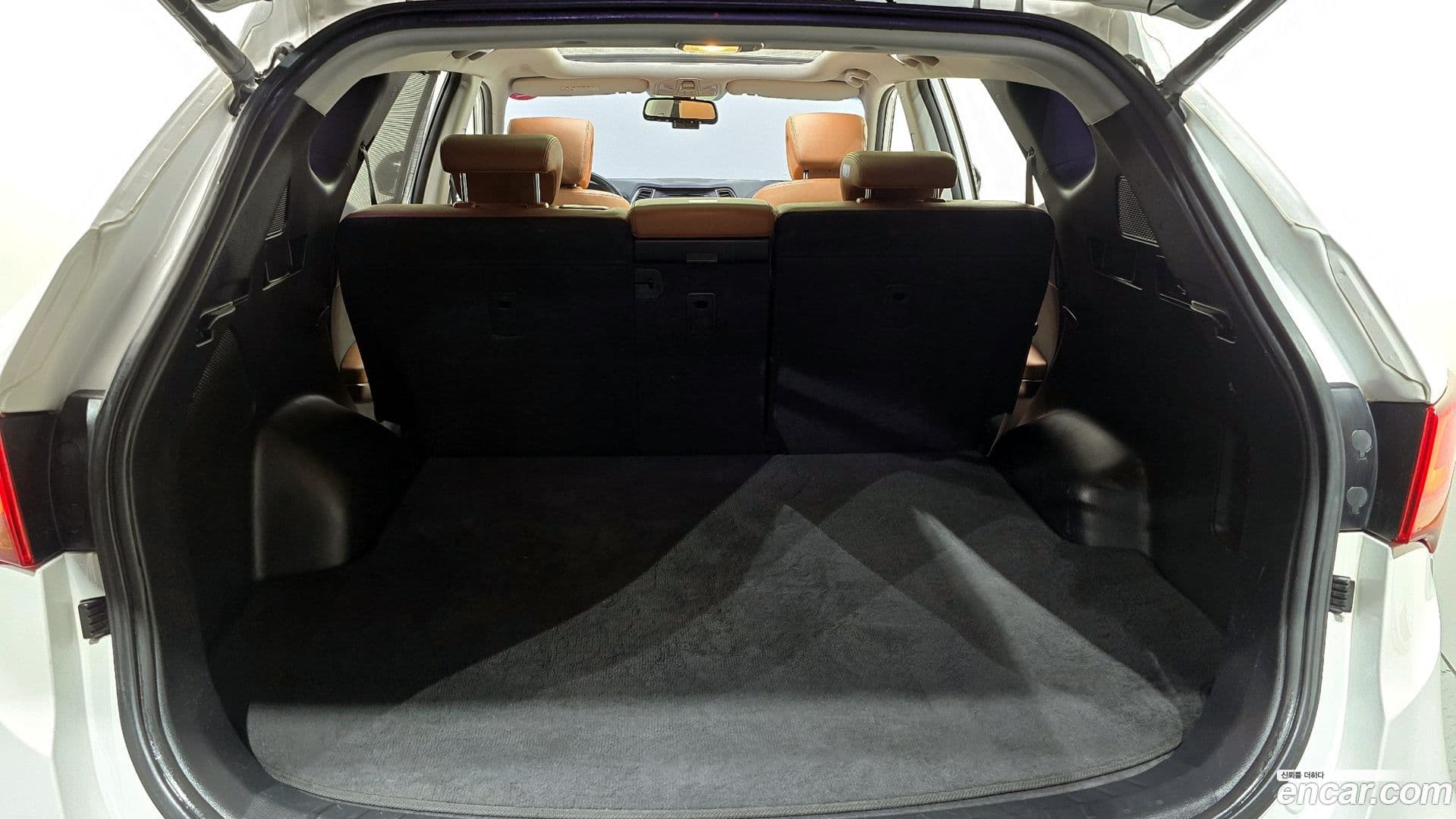 Main__Slider__Photo:Santafe Hyundai 2017.0-27