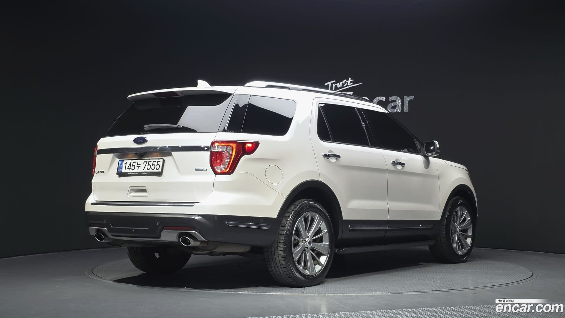 Main__Slider__Photo:Explorer Ford 2018.5-1