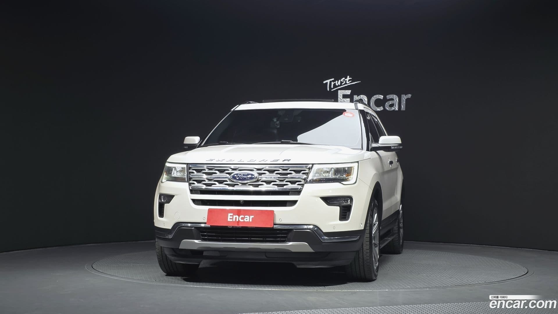 Main__Slider__Photo:Explorer Ford 2018.5-2