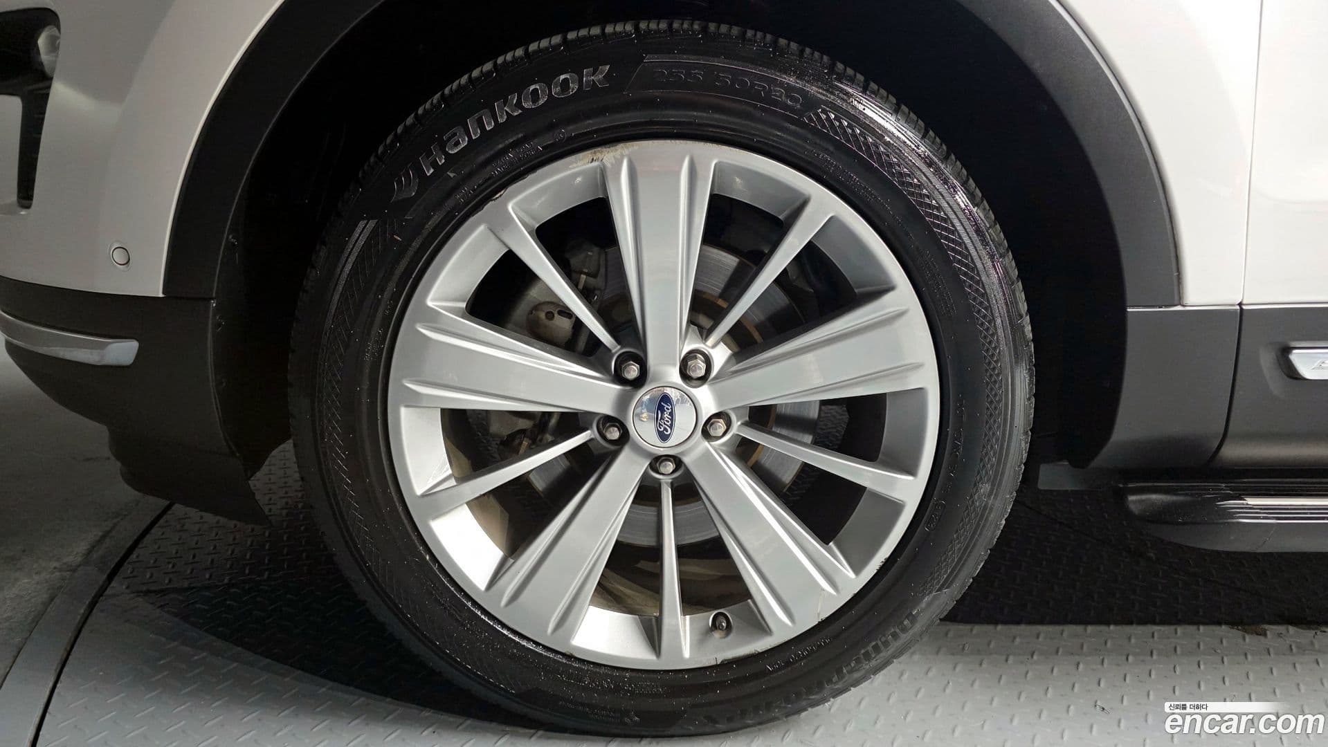 Main__Slider__Photo:Explorer Ford 2018.5-4