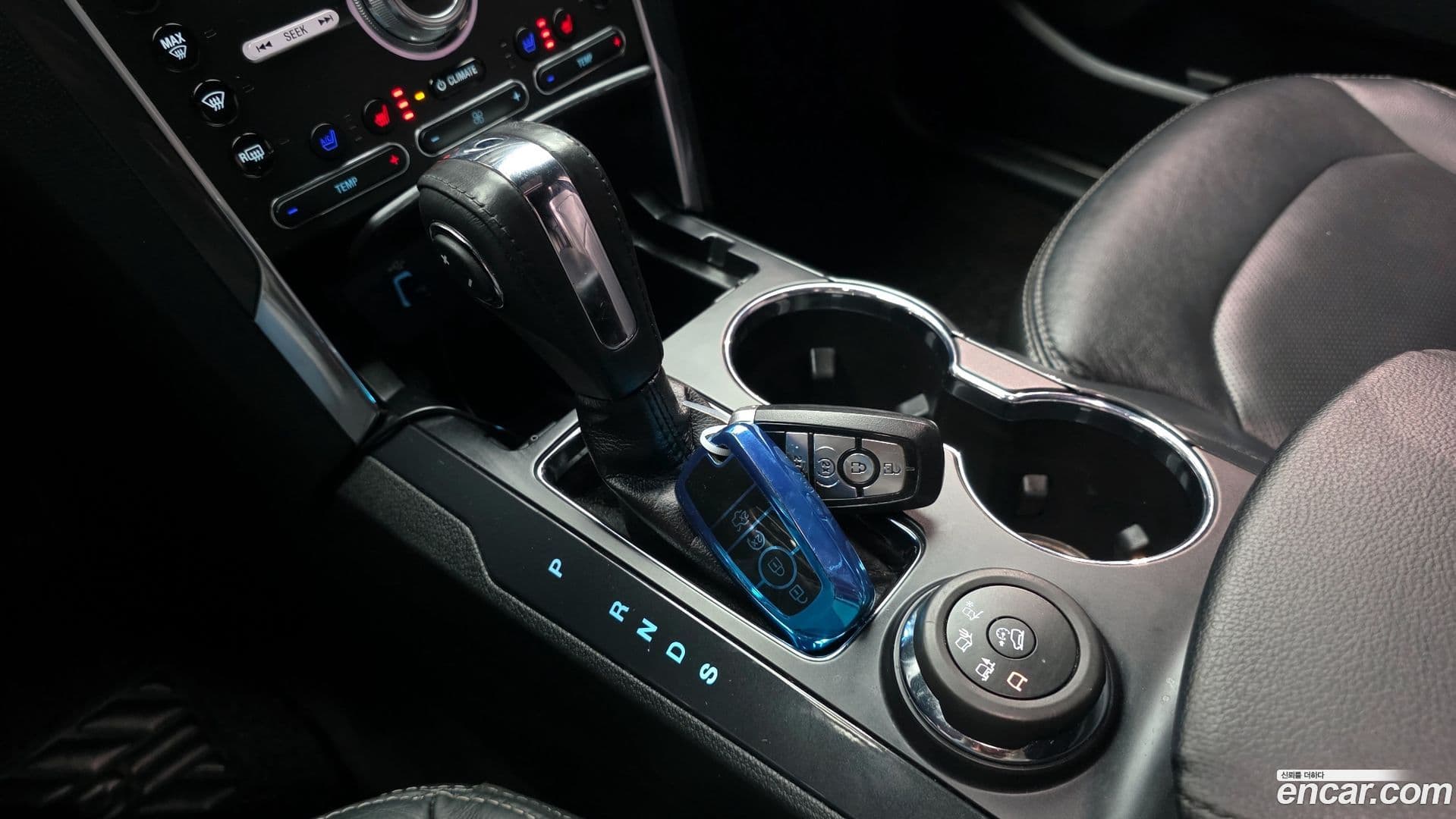 Main__Slider__Photo:Explorer Ford 2018.5-8