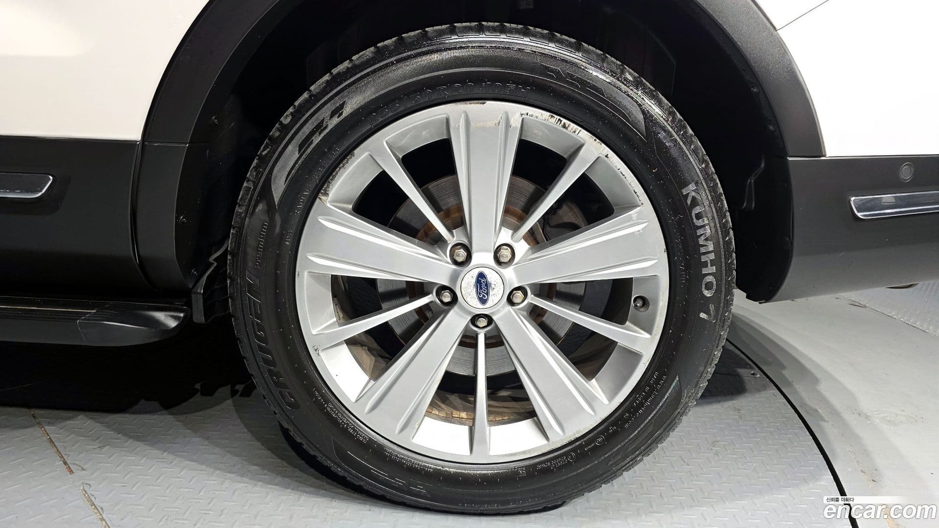Main__Slider__Photo:Explorer Ford 2018.5-20