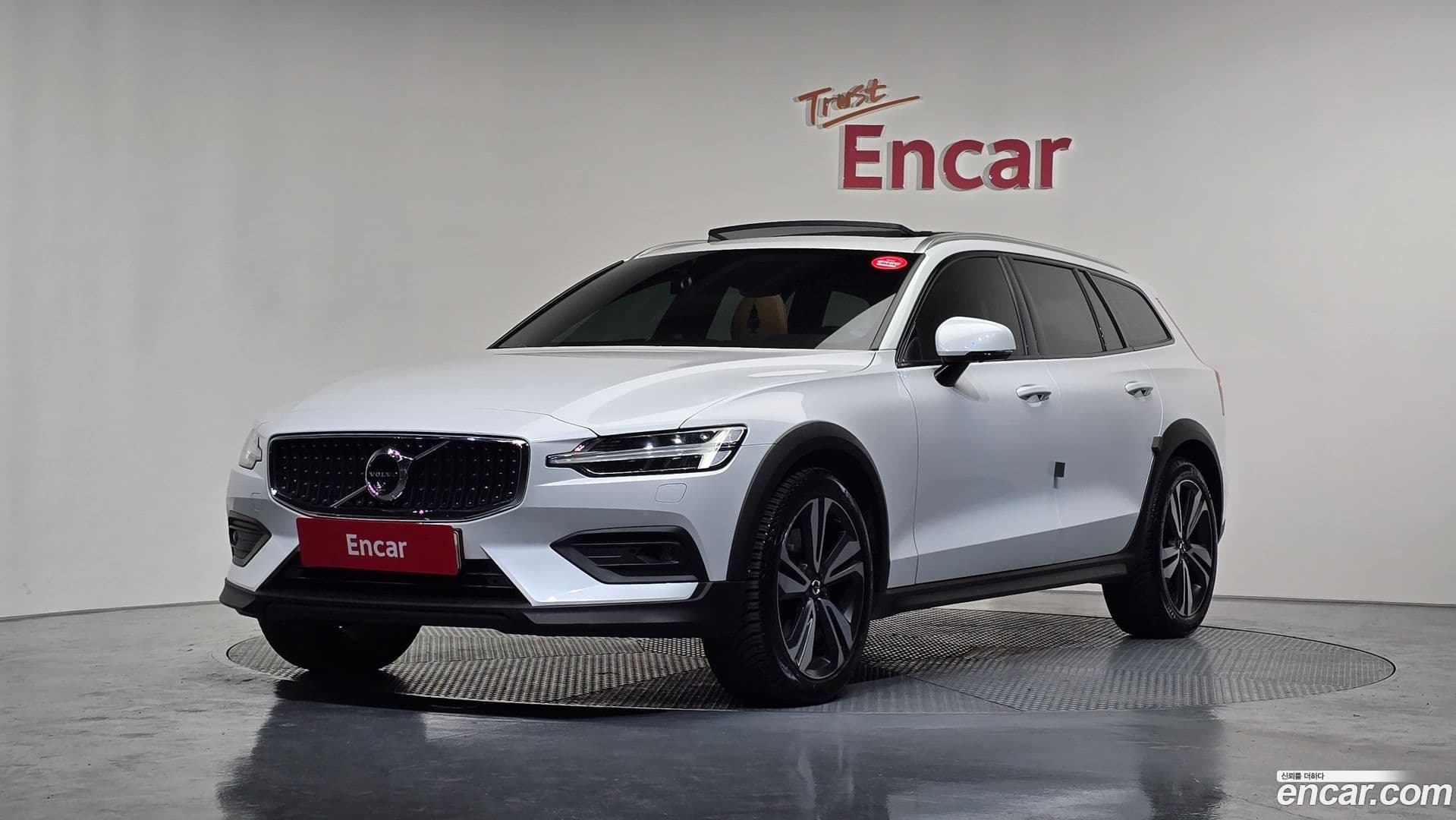 Main__Slider__Photo:V60 Volvo 2019.8-0