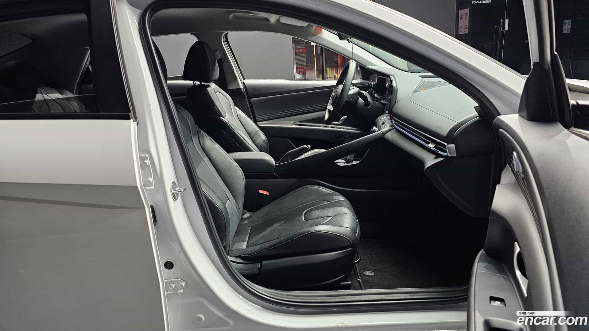 AVANTE Hyundai 2023.6-OPTION-015