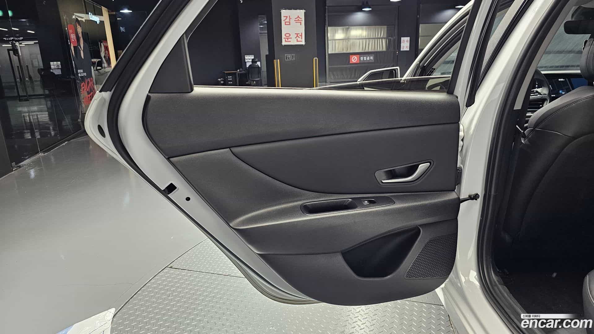 AVANTE Hyundai 2023.6-INNER-035