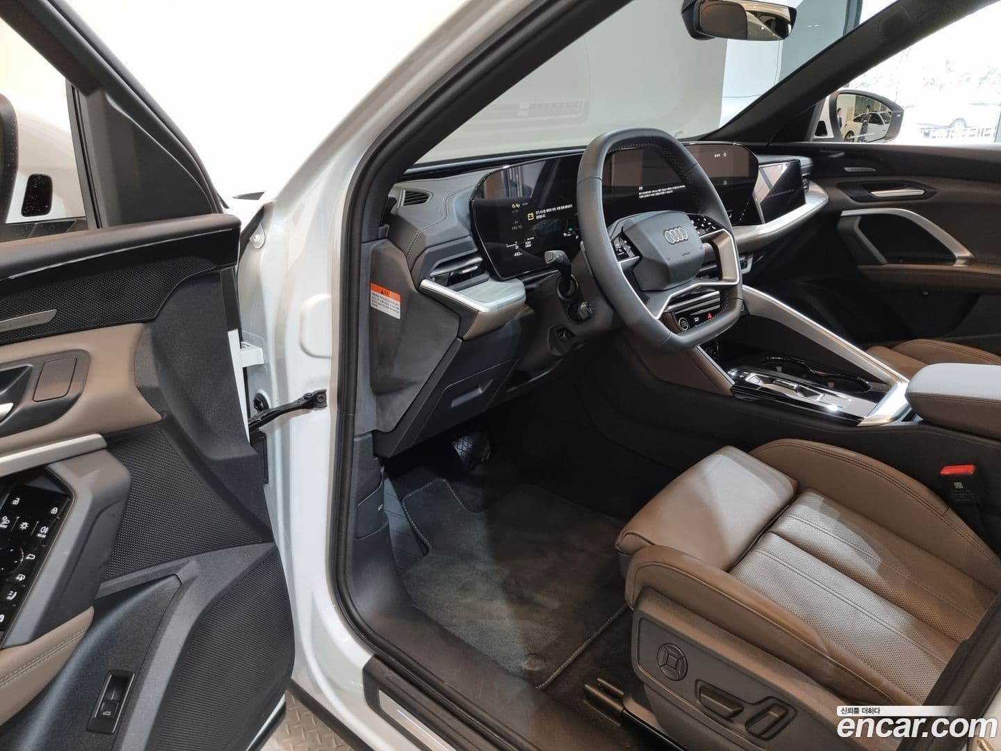 Main__Slider__Photo:Q5 Audi 2025.6-9
