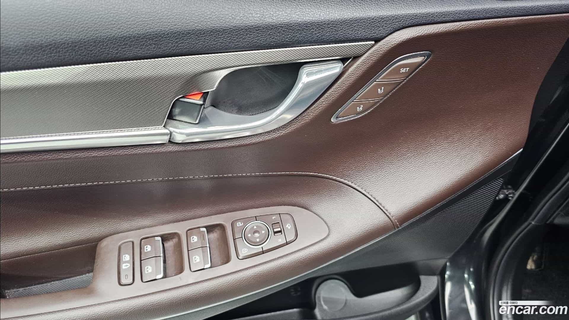 Grandeur Hyundai 2021.1-OPTION-041