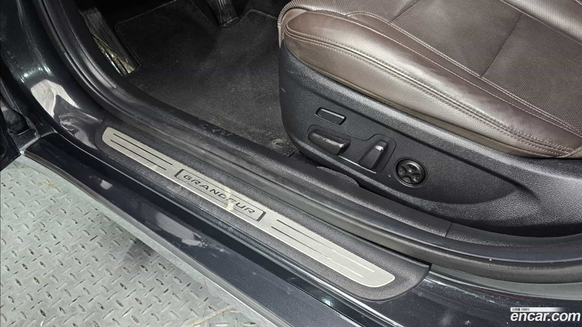 Grandeur Hyundai 2021.1-OPTION-042