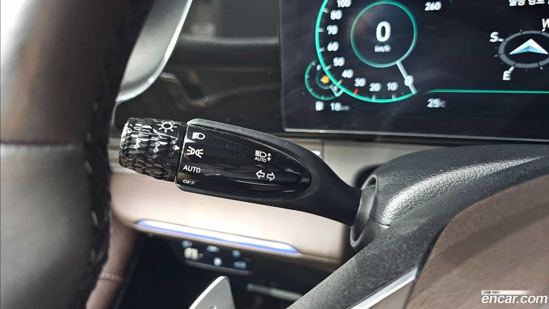 Grandeur Hyundai 2021.1-OPTION-045