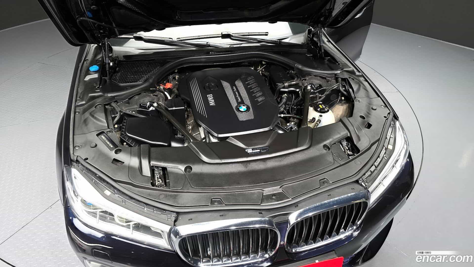 7-Series BMW 2017.7-OUTER-006