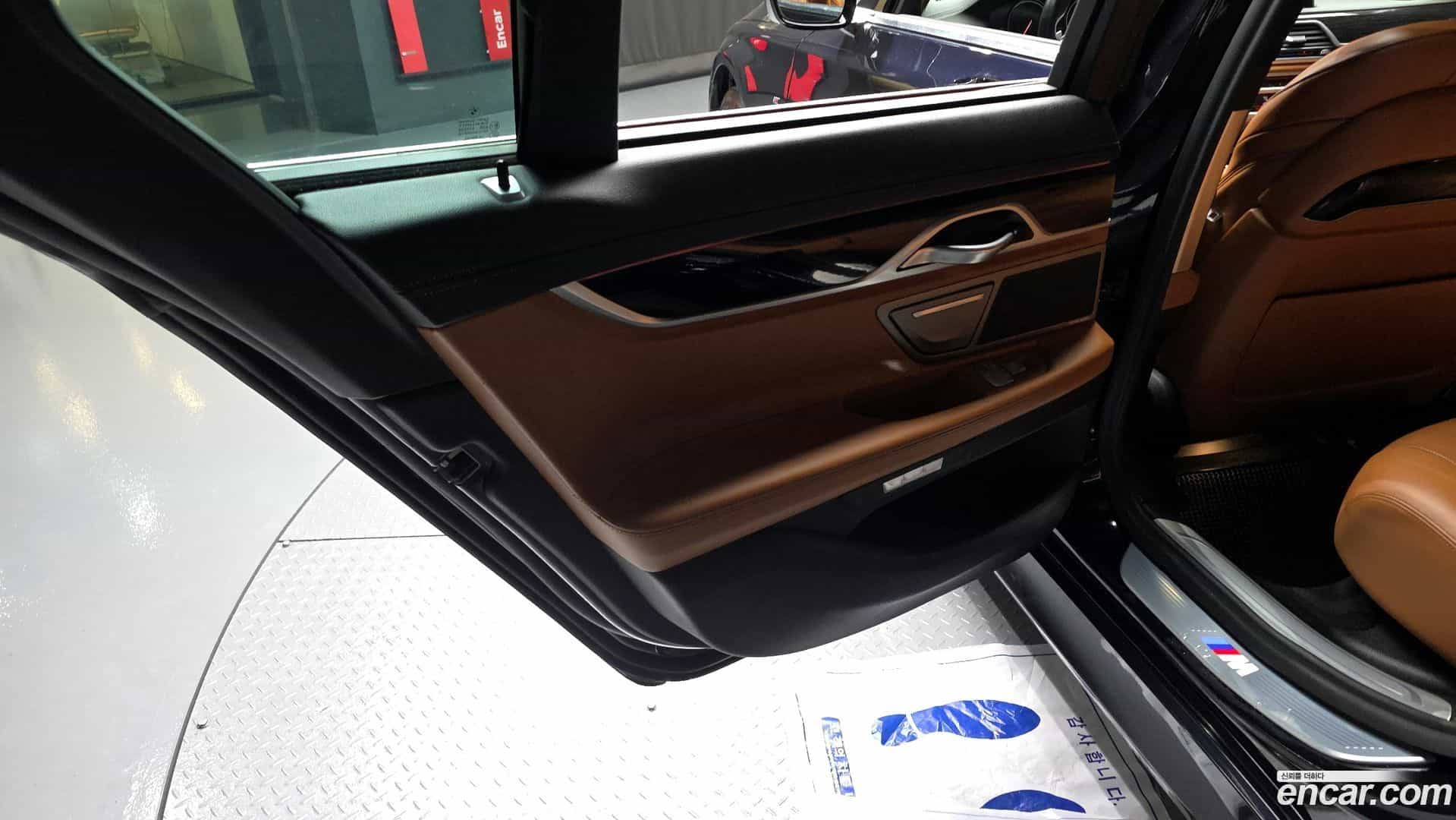 7-Series BMW 2017.7-INNER-035