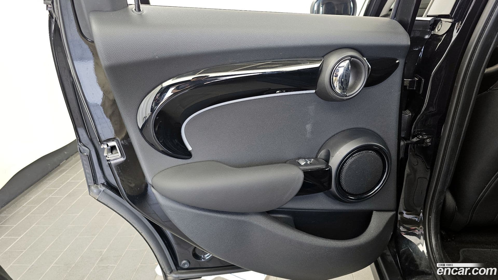 Main__Slider__Photo:Cooper Mini 2022.9-24