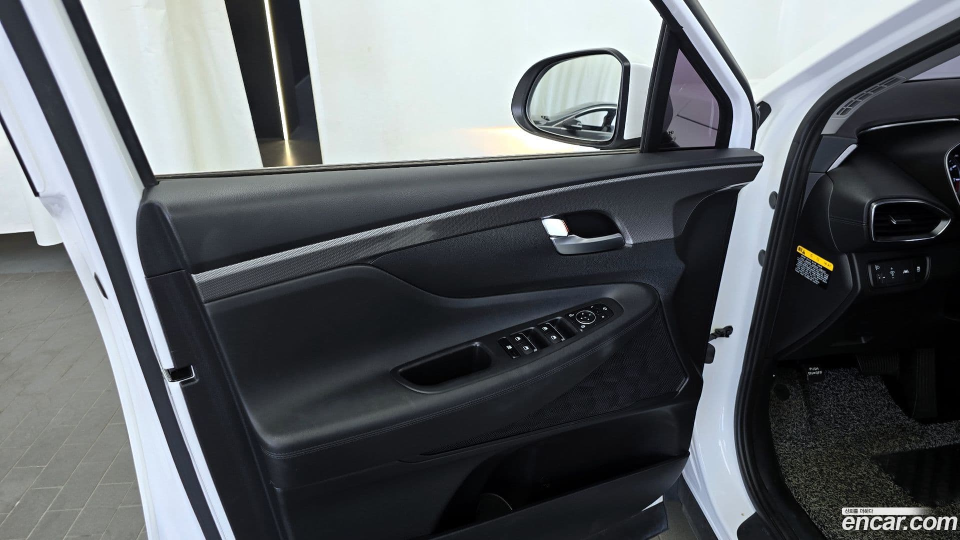 Main__Slider__Photo:Santafe Hyundai 2019.9-23