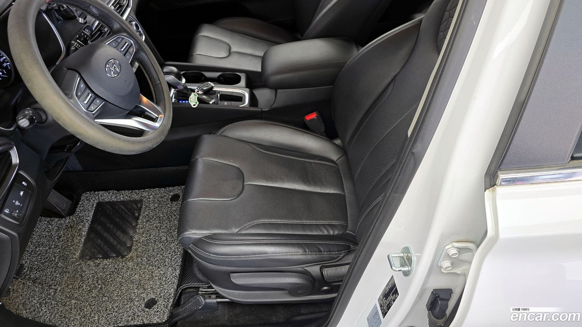 Main__Slider__Photo:Santafe Hyundai 2019.9-31