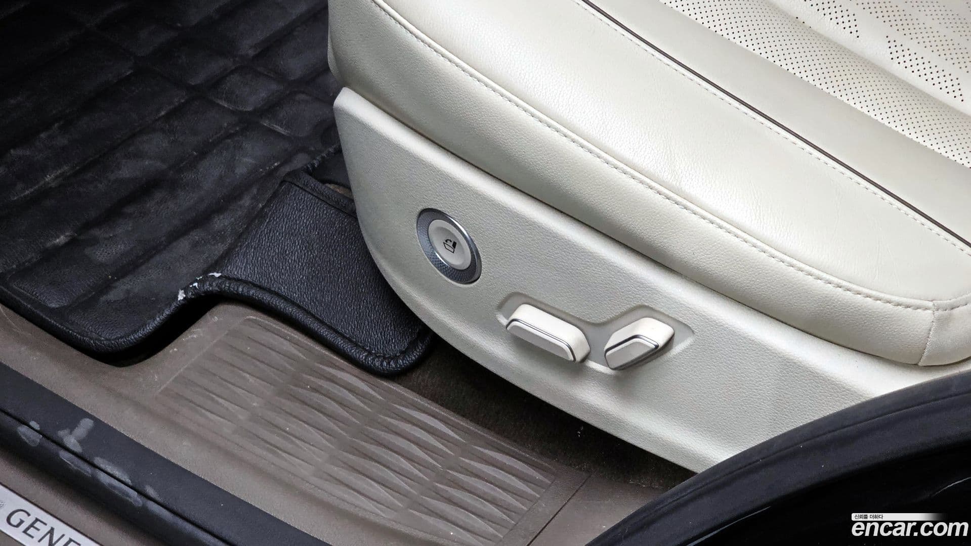 Main__Slider__Photo:GV80 Genesis 2020.4-29