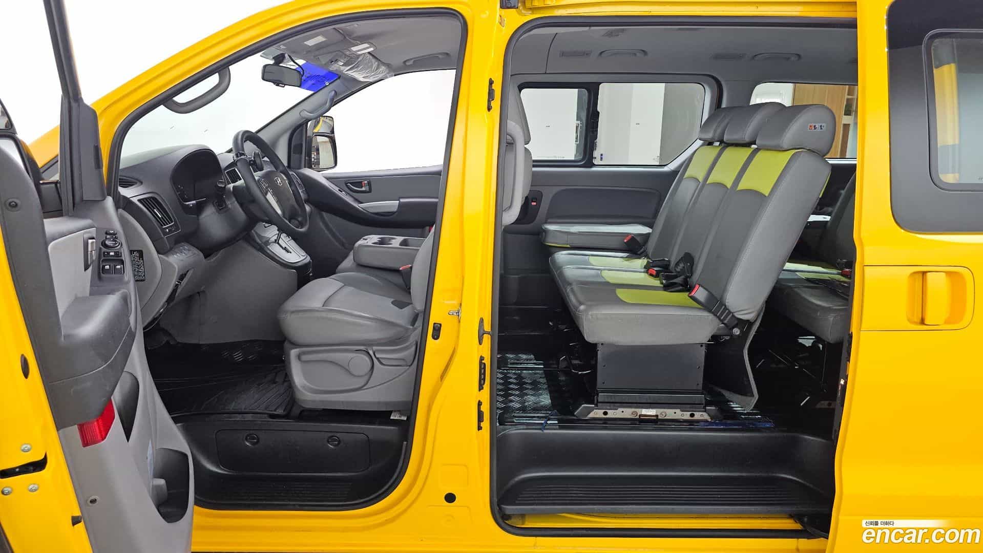 Starex Hyundai 2020.3-OPTION-021