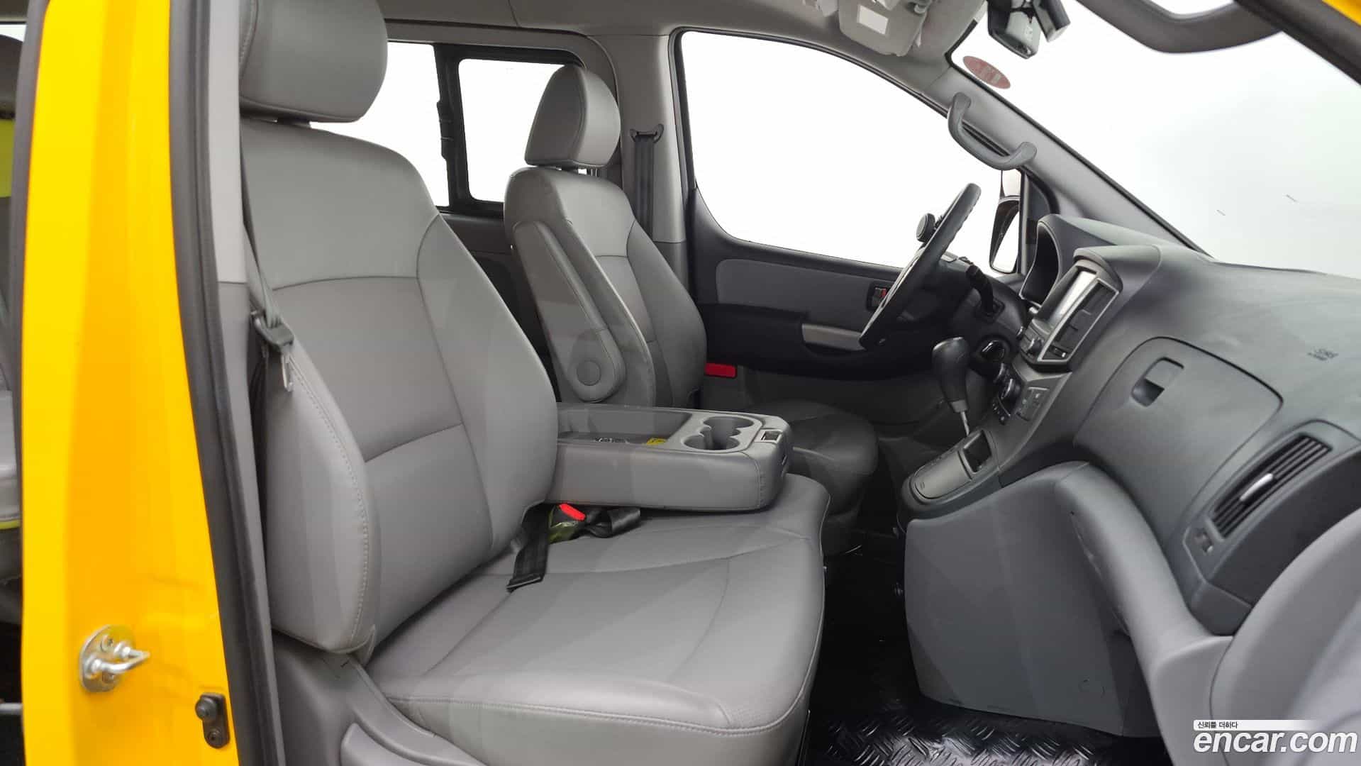 Starex Hyundai 2020.3-OPTION-042