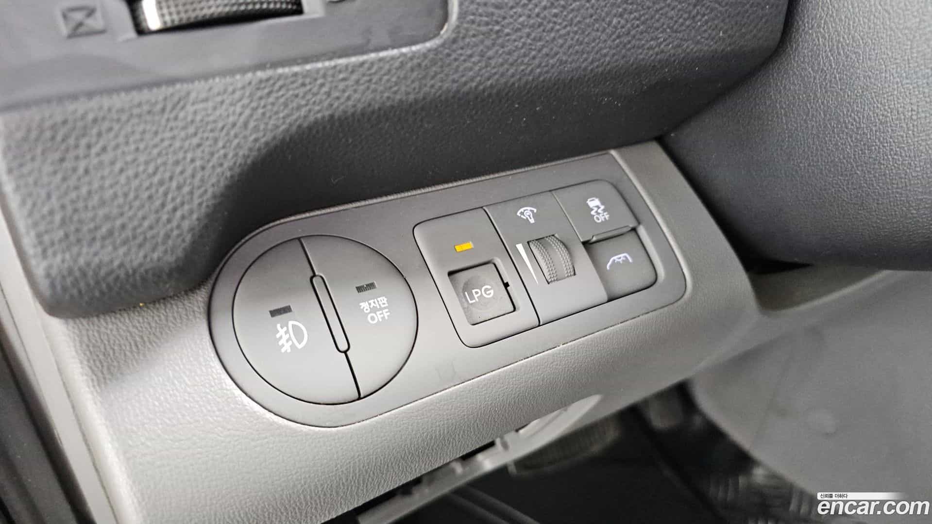 Starex Hyundai 2020.3-OPTION-043
