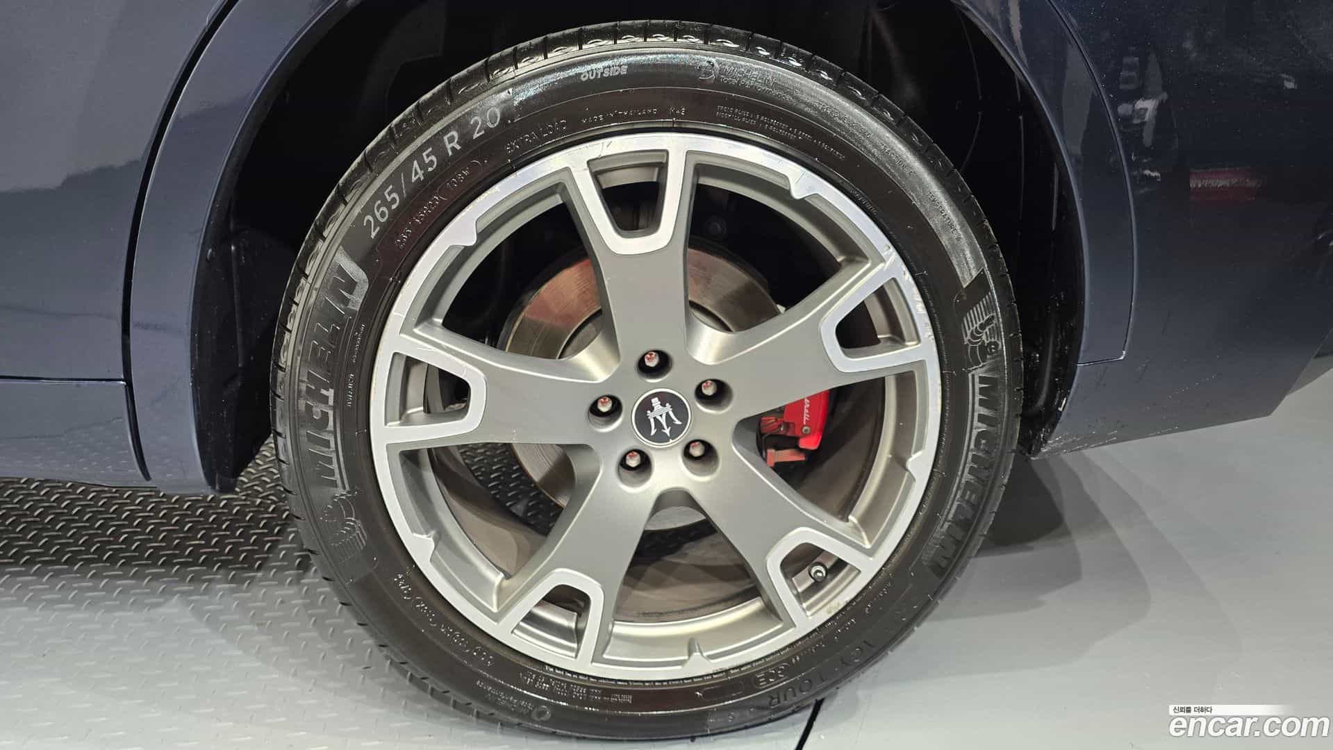Levante Maserati 2020.11-OUTER-031