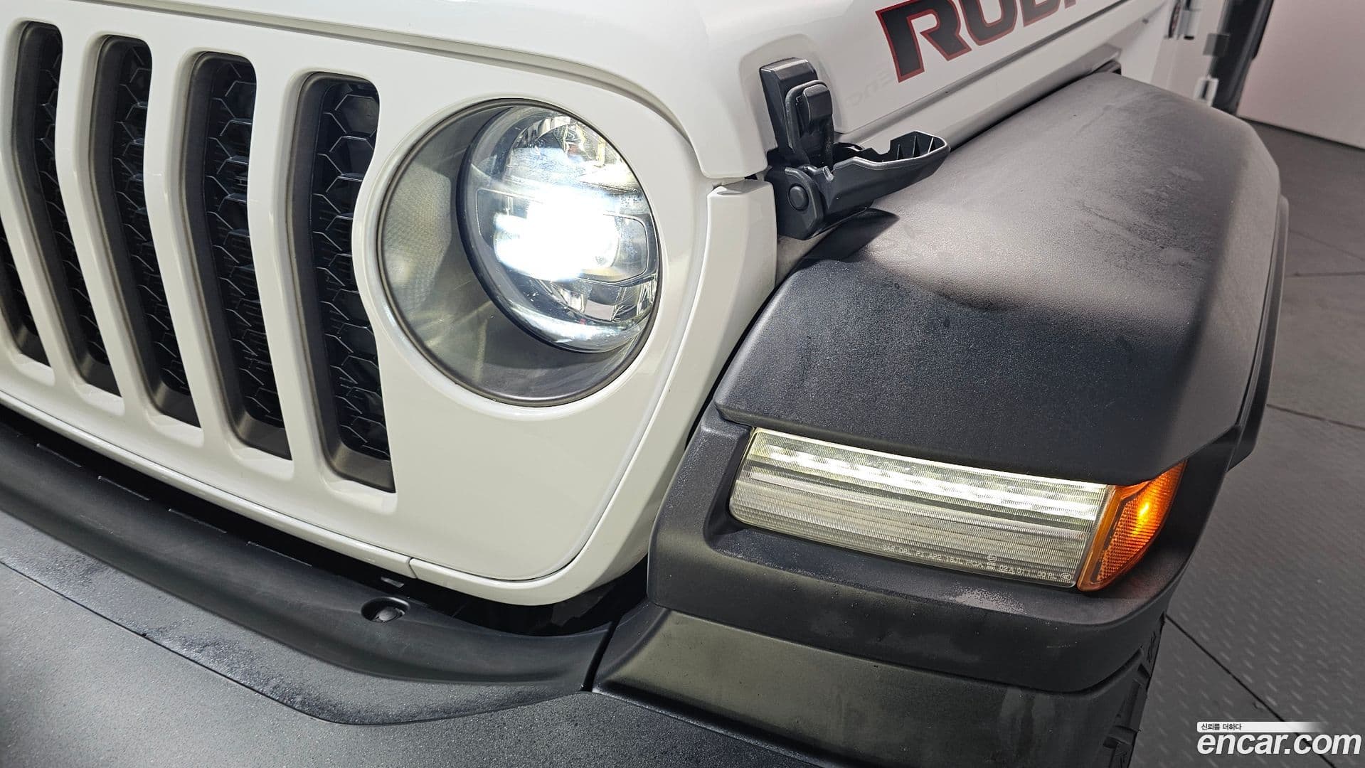 Main__Slider__Photo:Gladiator Jeep 2022.11-21