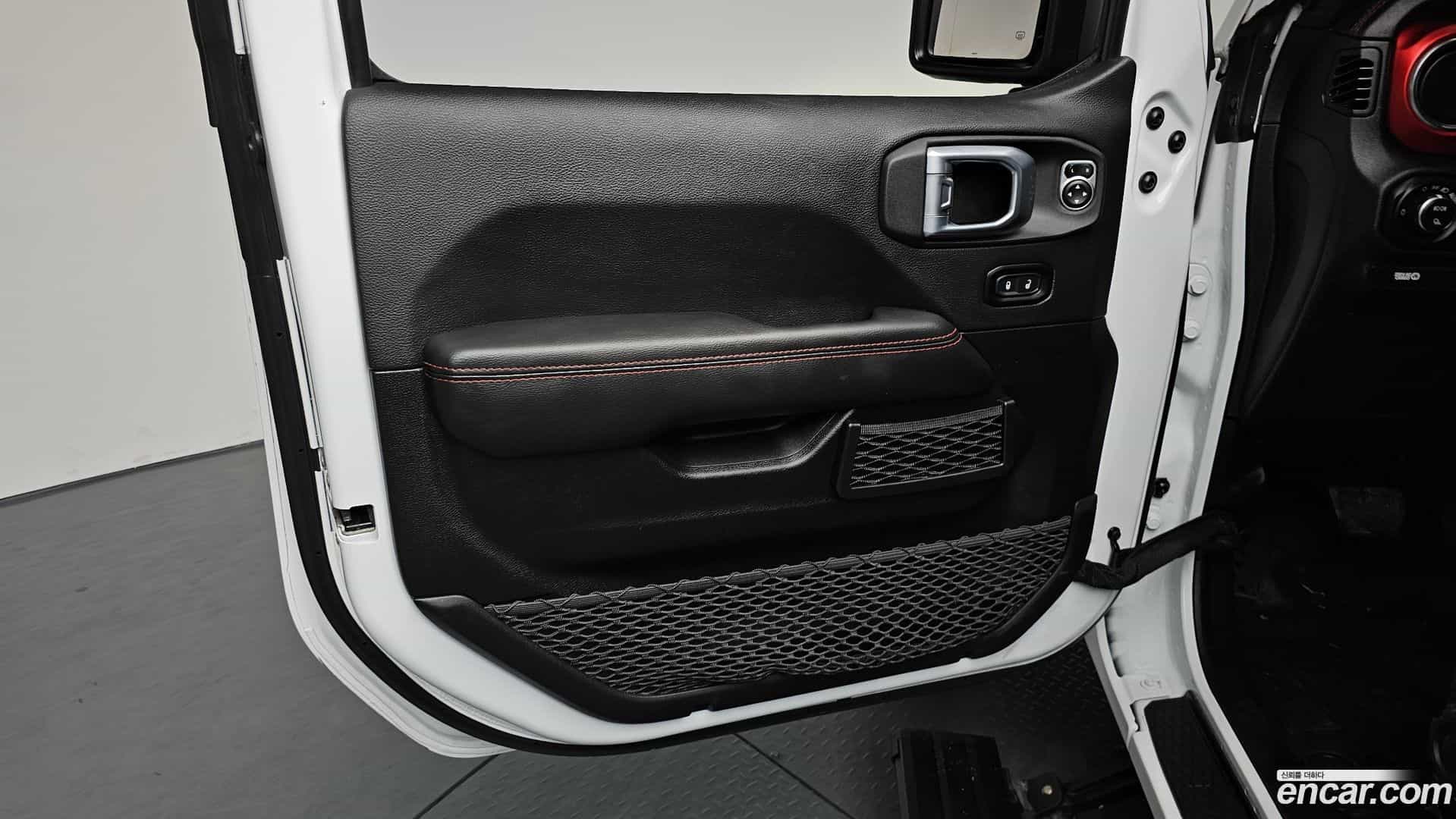 Gladiator Jeep 2022.11-INNER-034