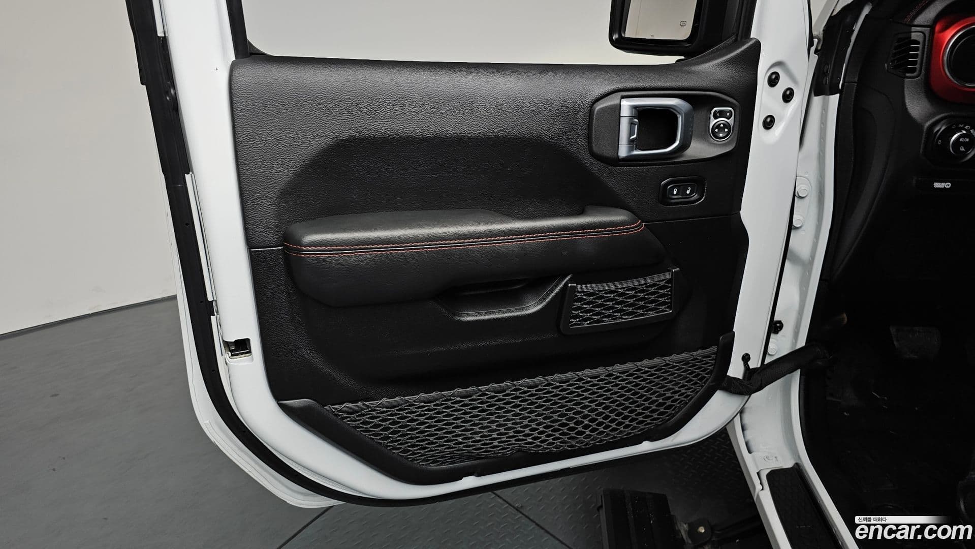Main__Slider__Photo:Gladiator Jeep 2022.11-23