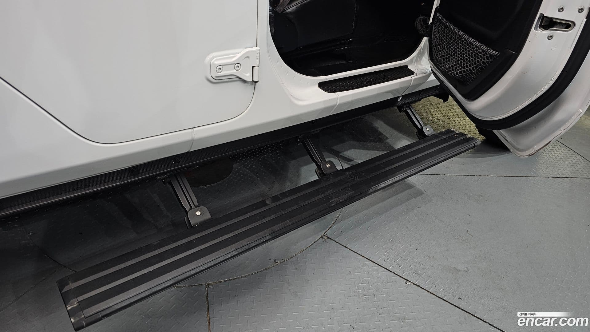 Main__Slider__Photo:Gladiator Jeep 2022.11-29