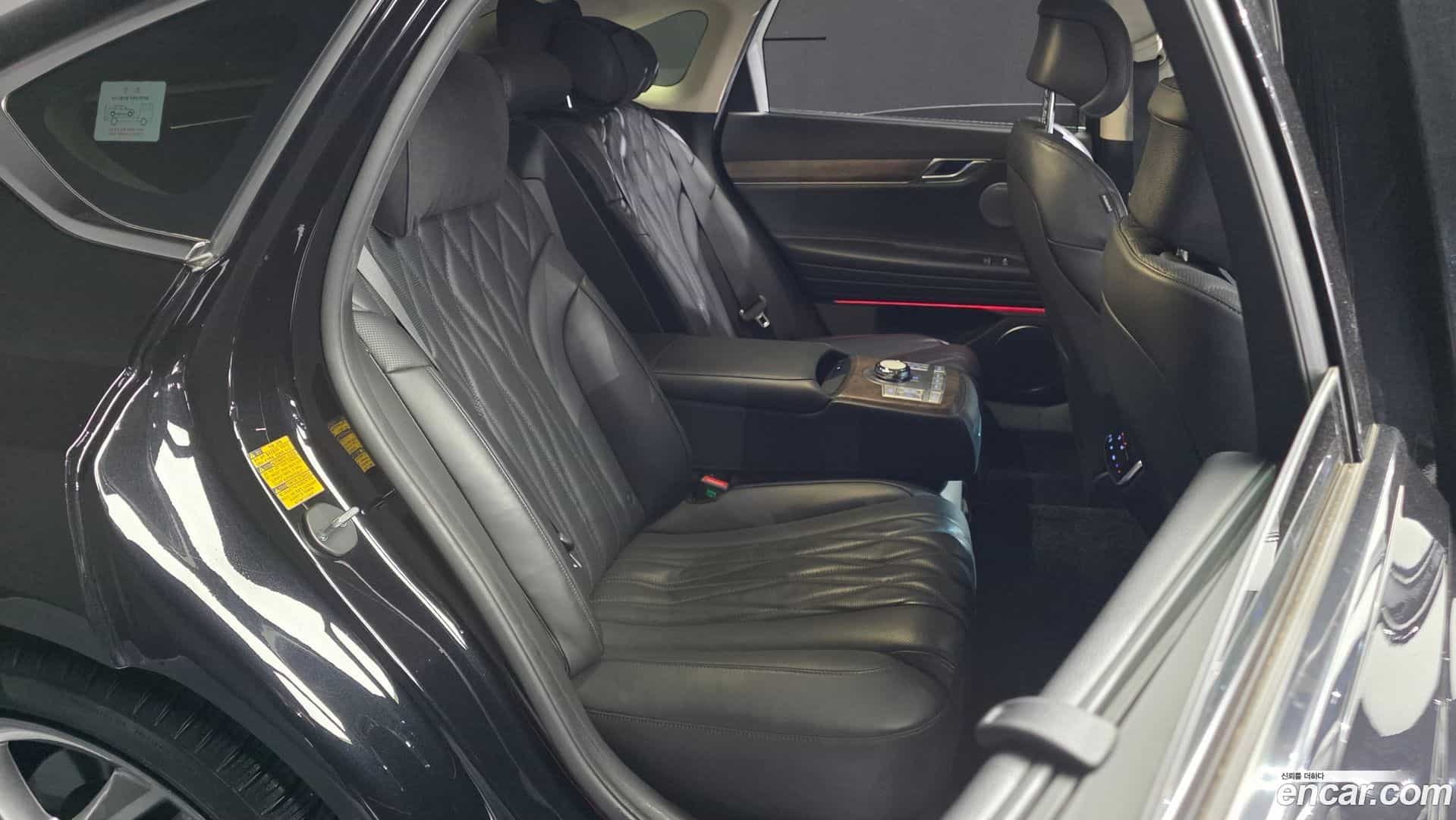 G80 Genesis 2024.0-INNER-036