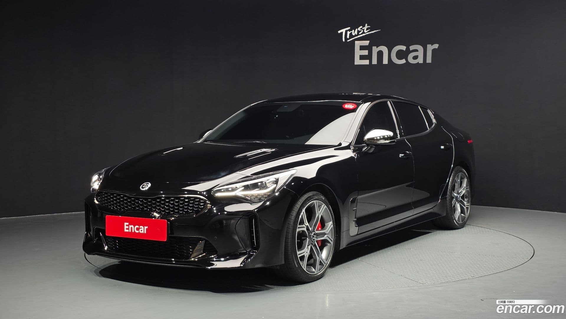 Main__Slider__Photo:Stinger Kia 2017.10-0