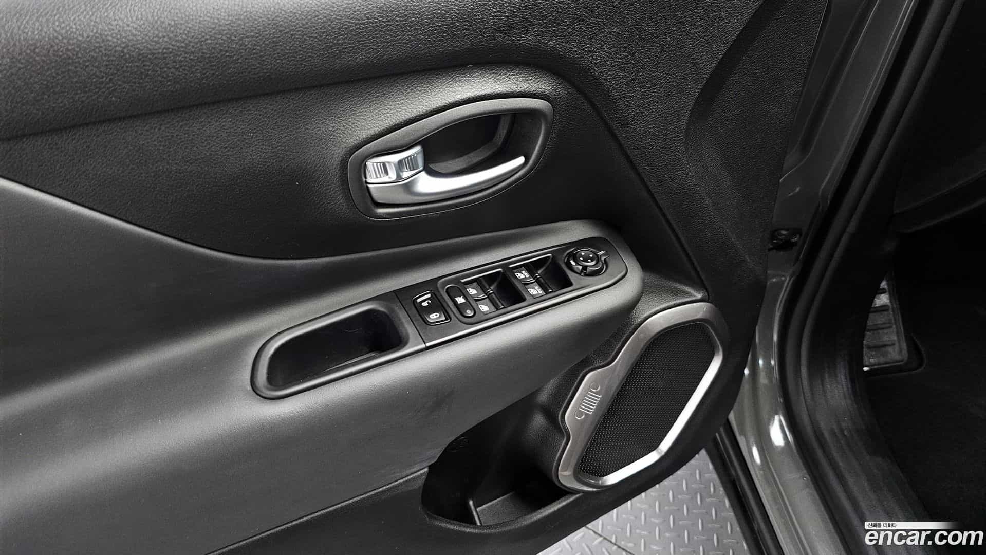 Renegade Jeep 2022.10-OPTION-021