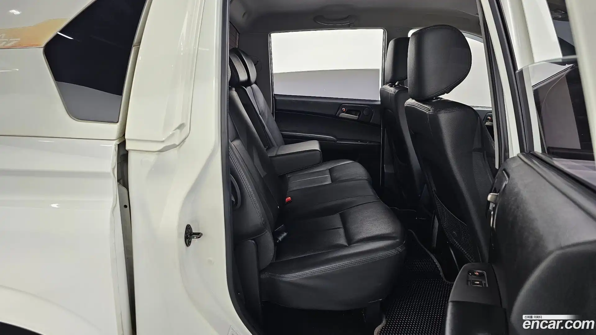 KORANDO KG Mobility 2015.8-OPTION-015