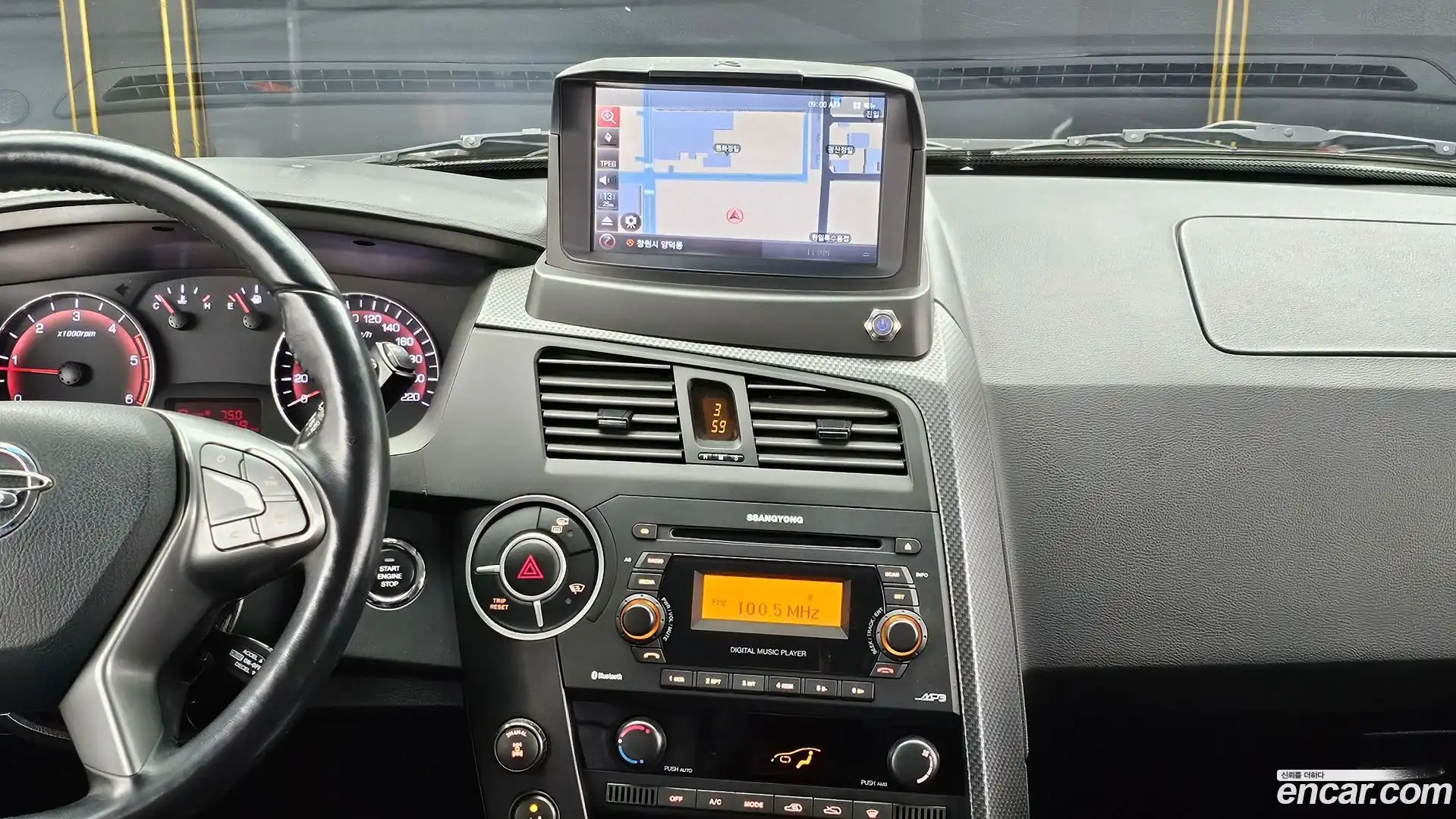 KORANDO KG Mobility 2015.8-OPTION-018