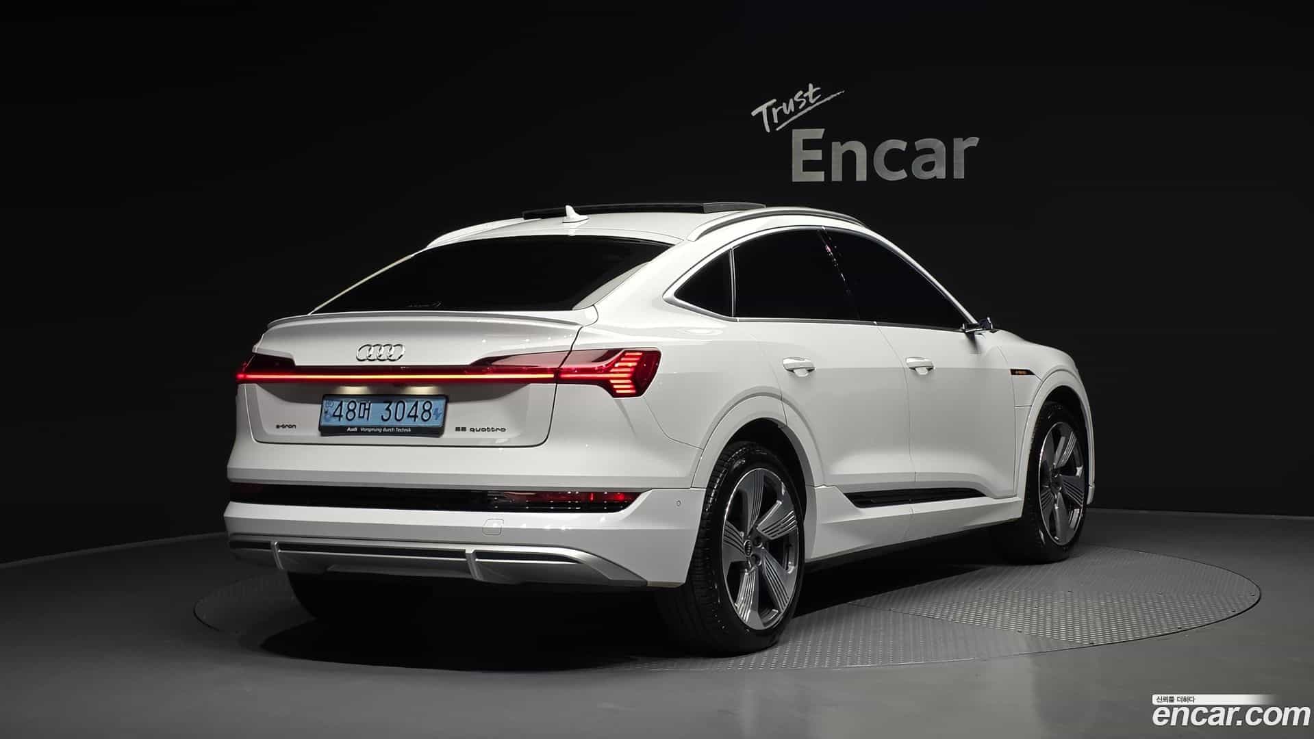 e-tron Audi 2021.9-OUTER-002