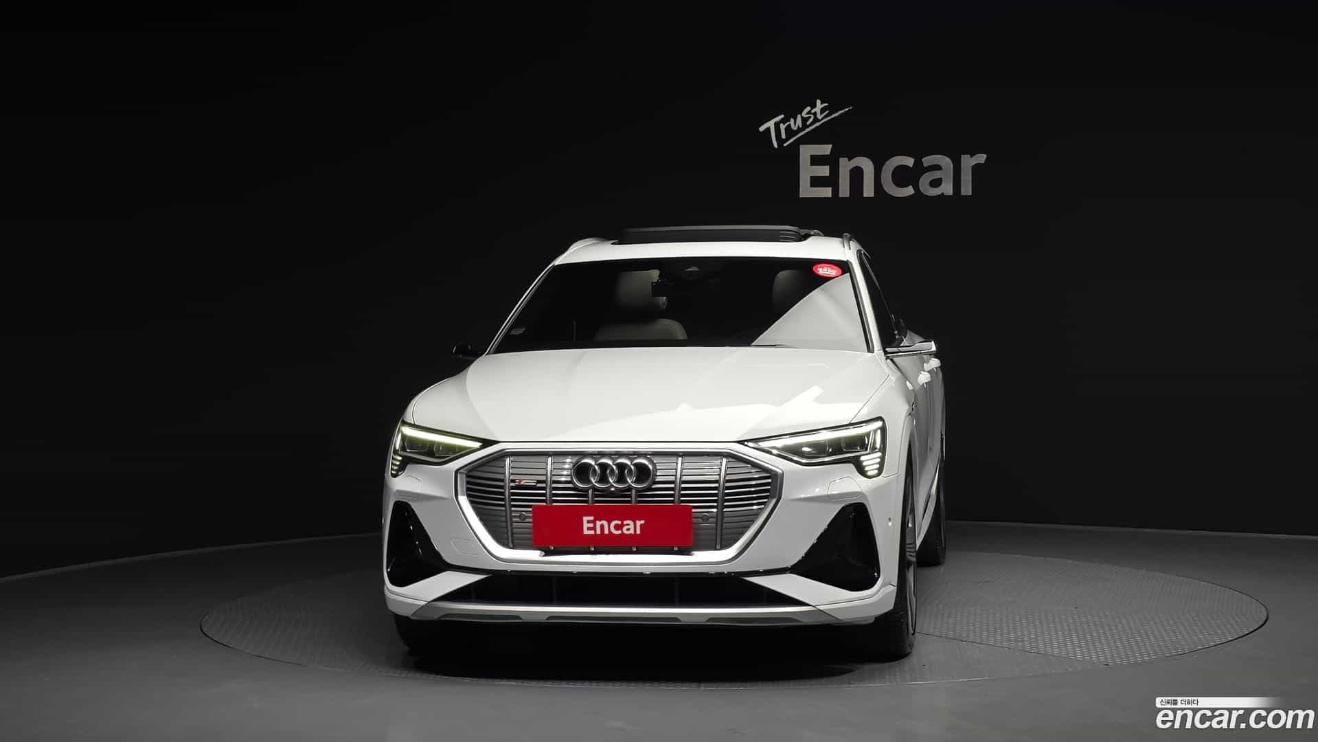 e-tron Audi 2021.9-OUTER-003