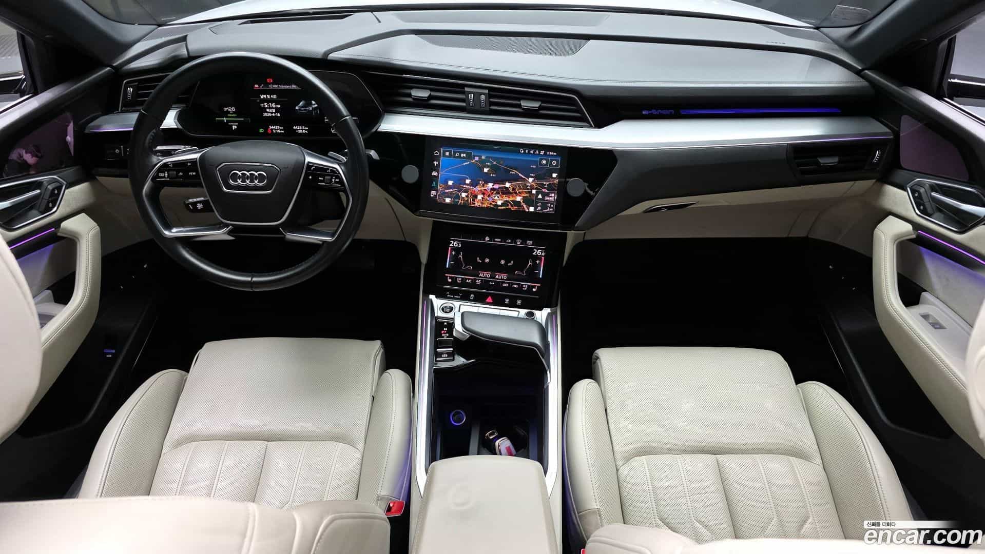 e-tron Audi 2021.9-INNER-007