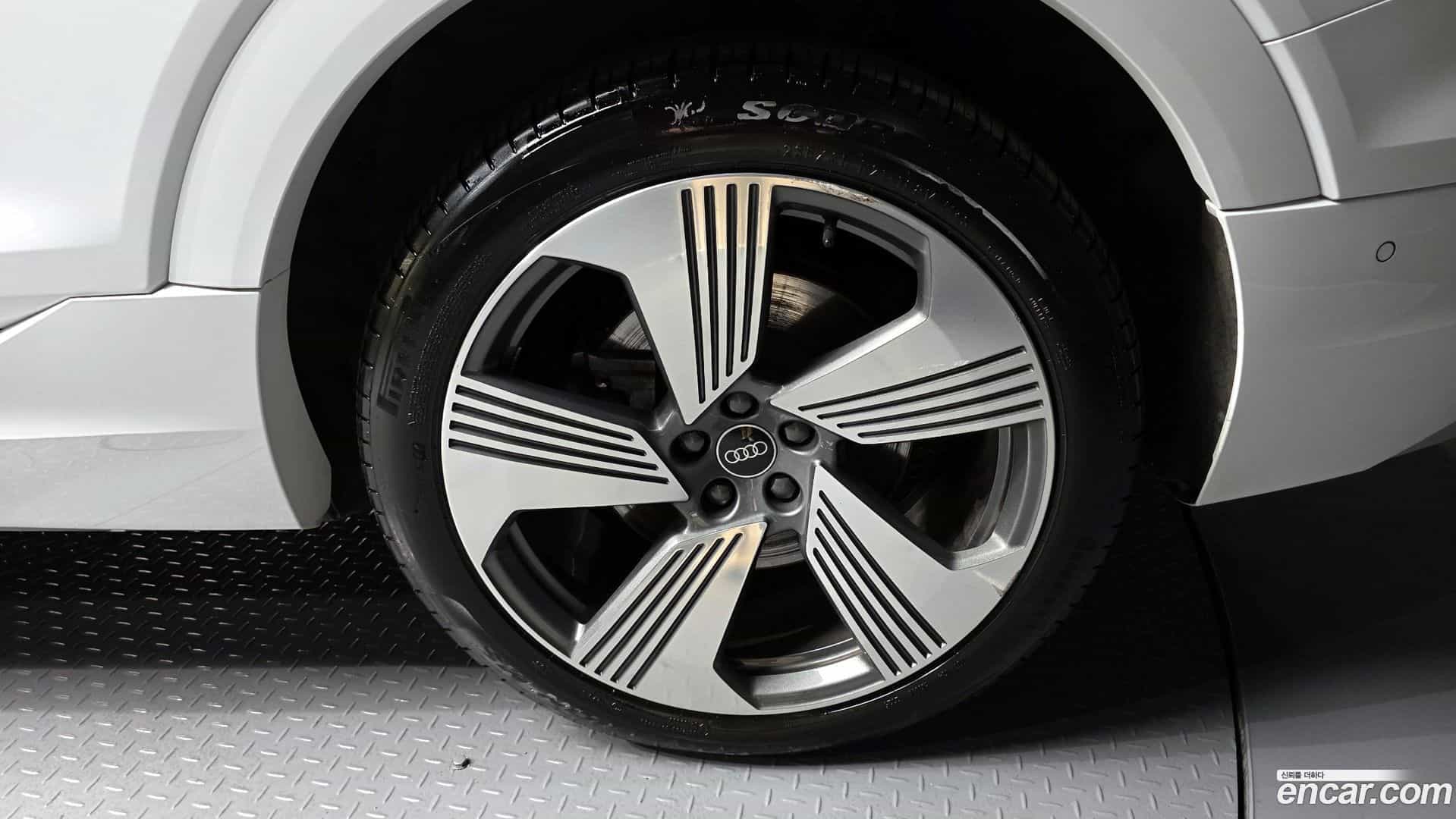 e-tron Audi 2021.9-OUTER-031