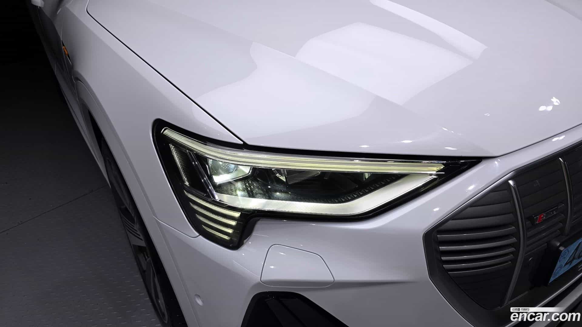 e-tron Audi 2021.9-OUTER-032
