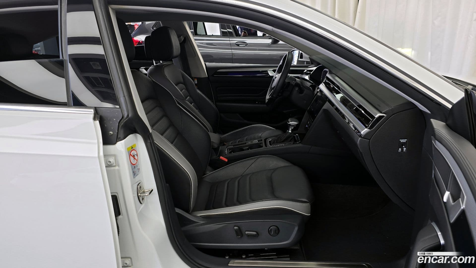 Main__Slider__Photo:Arteon Volkswagen 2022.3-11