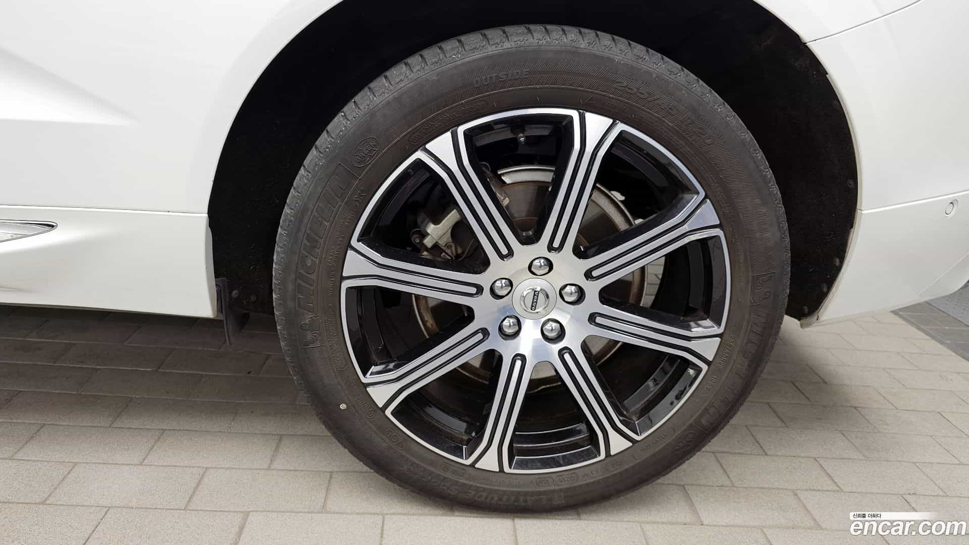 XC60 Volvo 2020.3-OUTER-005
