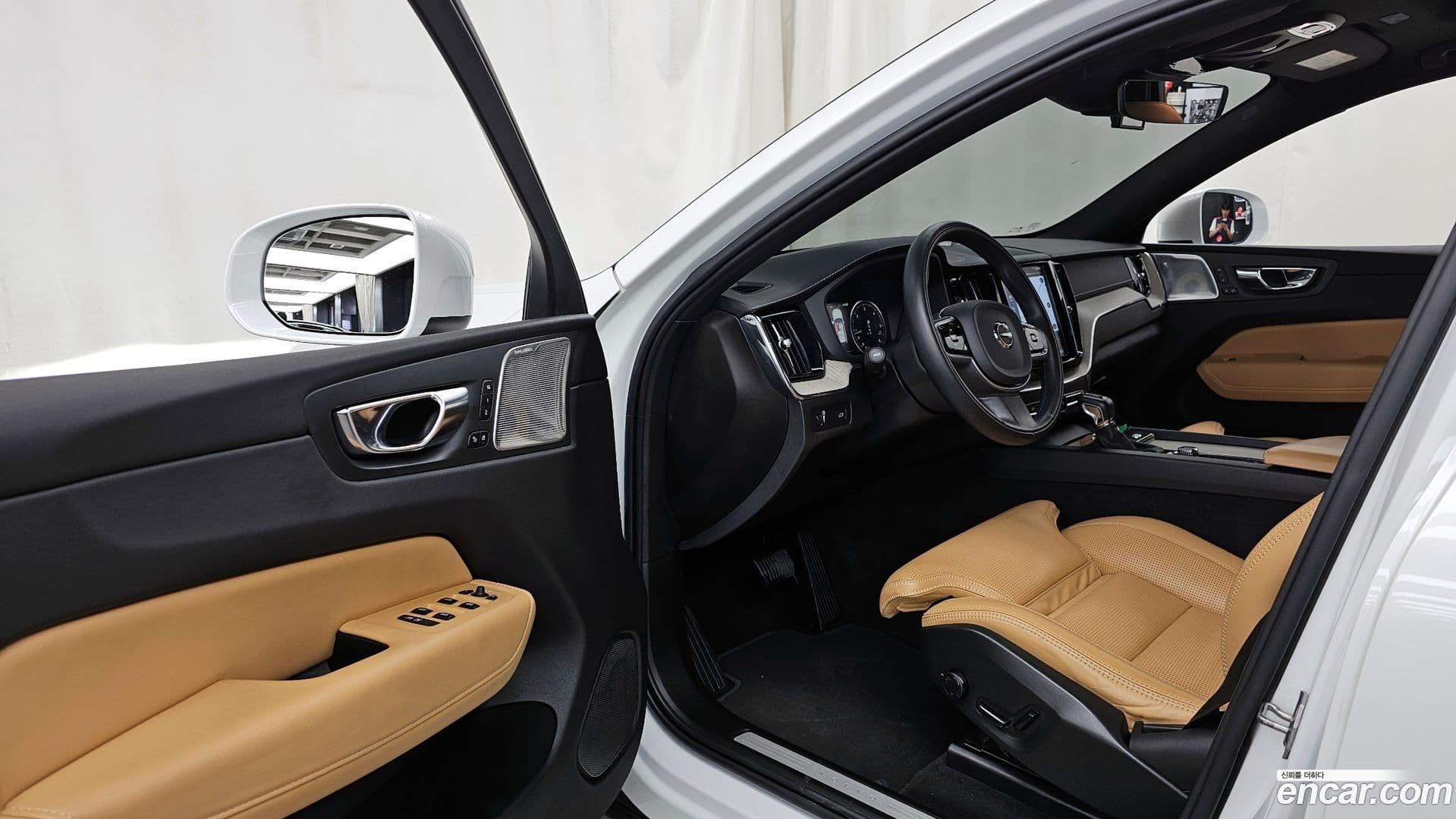 Main__Slider__Photo:XC60 Volvo 2020.3-9