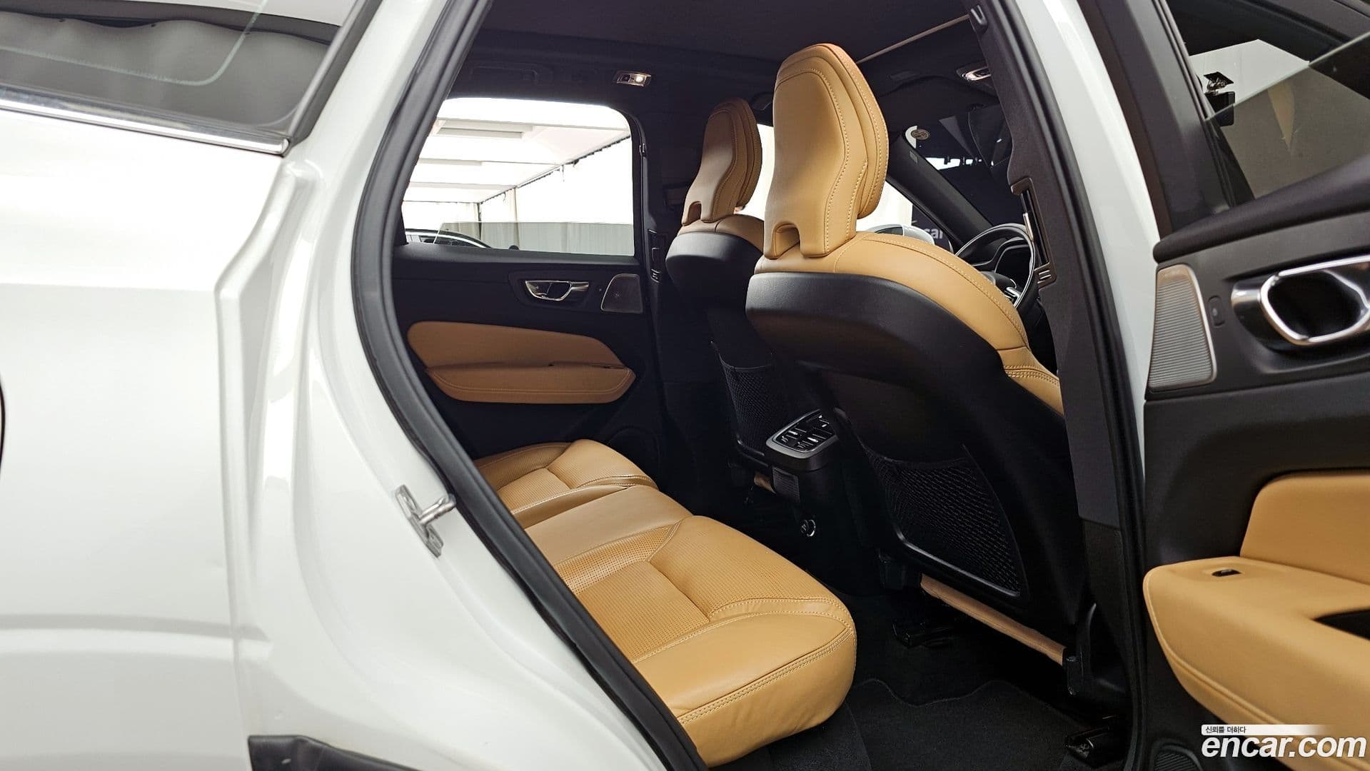 Main__Slider__Photo:XC60 Volvo 2020.3-11