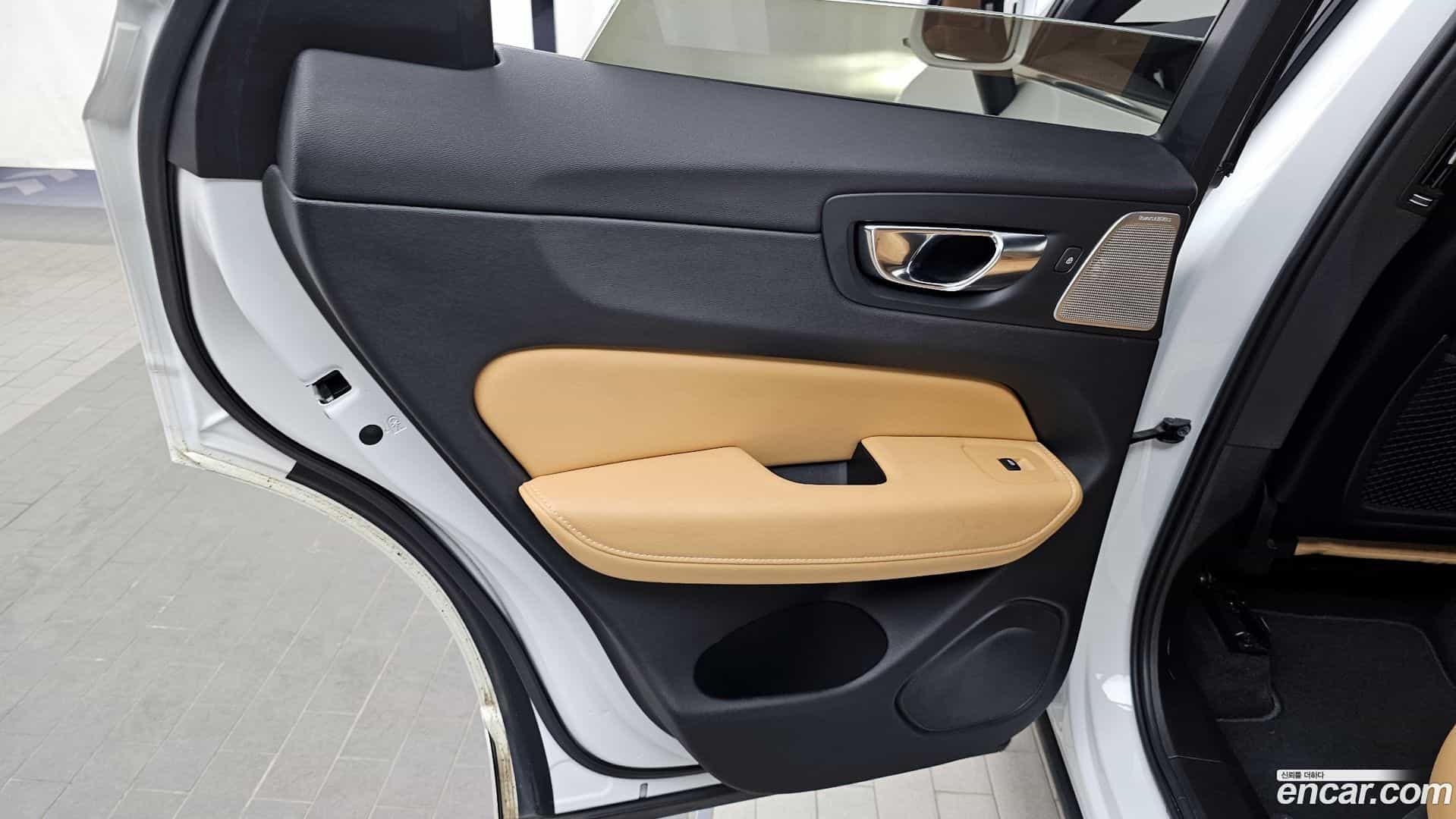 XC60 Volvo 2020.3-INNER-035
