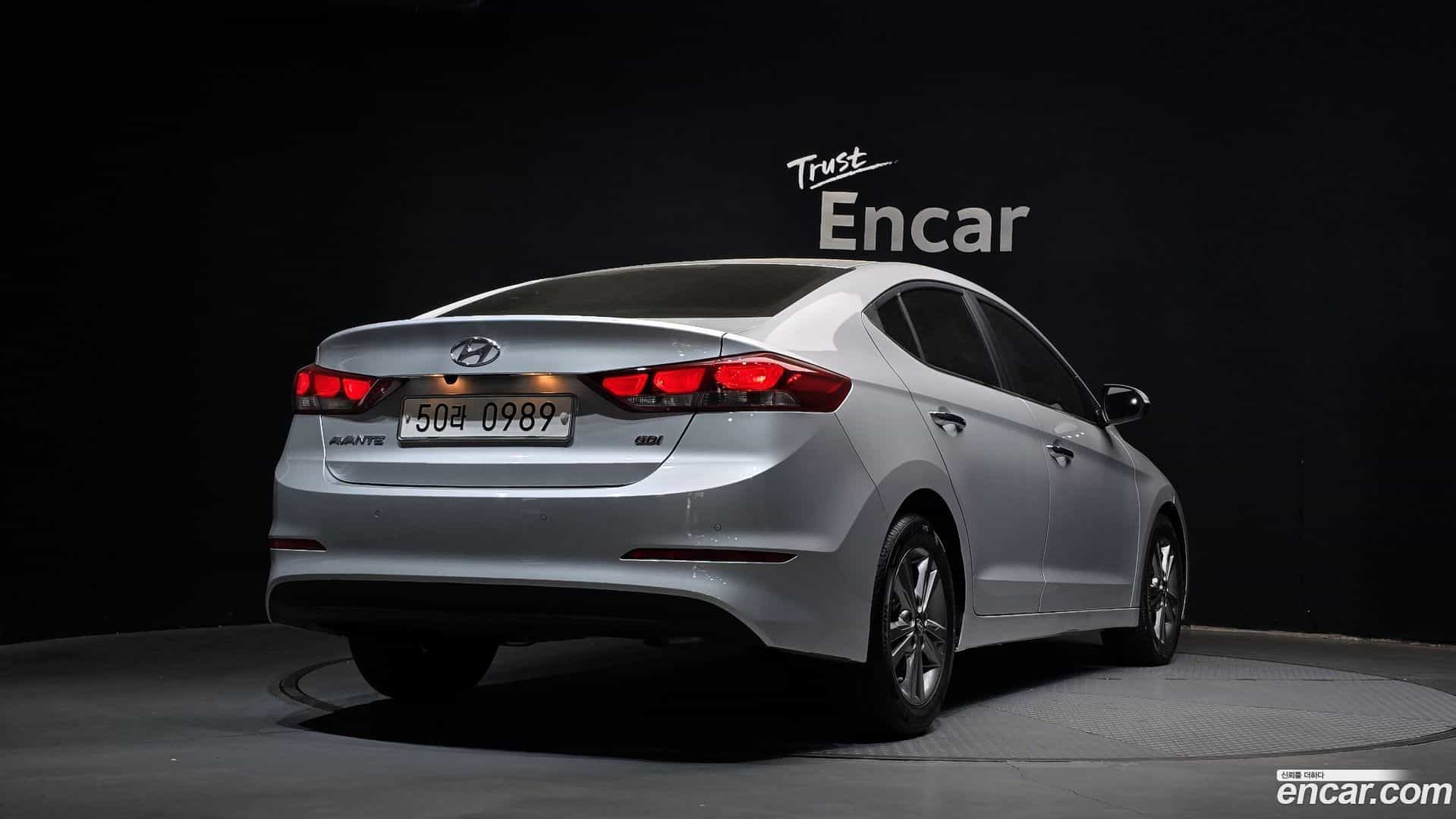 AVANTE Hyundai 2015.9-OUTER-002