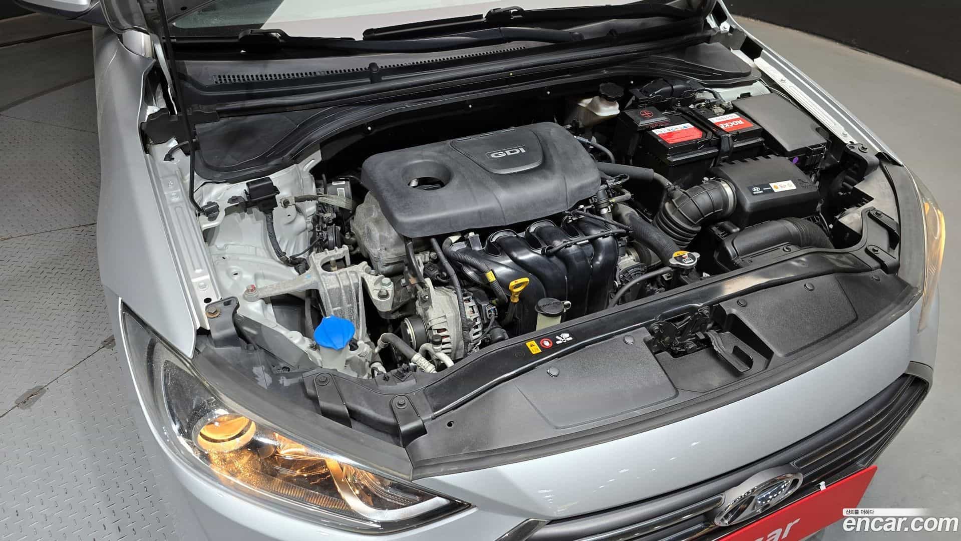 AVANTE Hyundai 2015.9-OUTER-006
