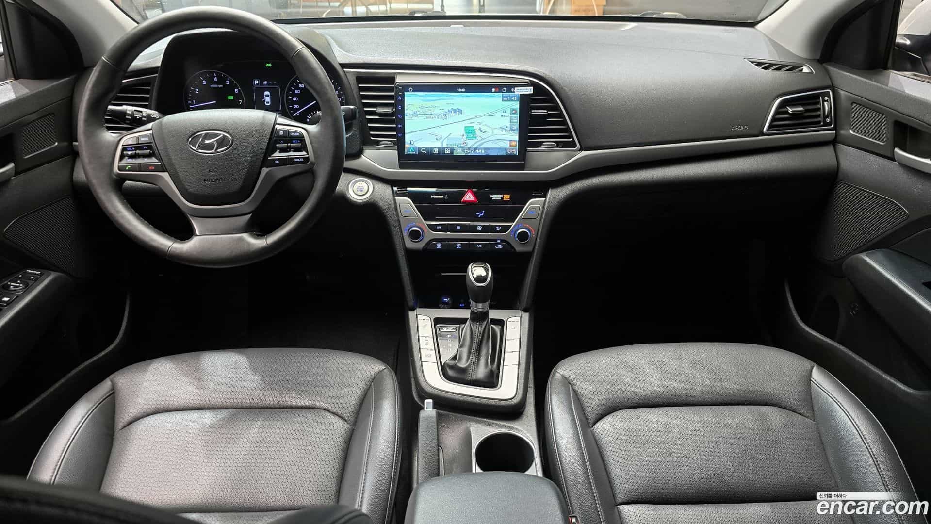 AVANTE Hyundai 2015.9-INNER-007
