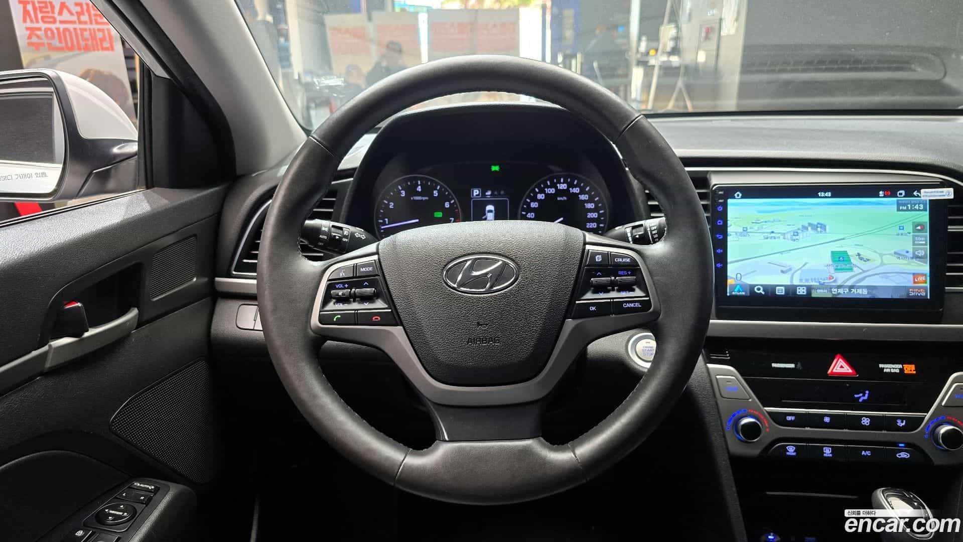 AVANTE Hyundai 2015.9-OPTION-017
