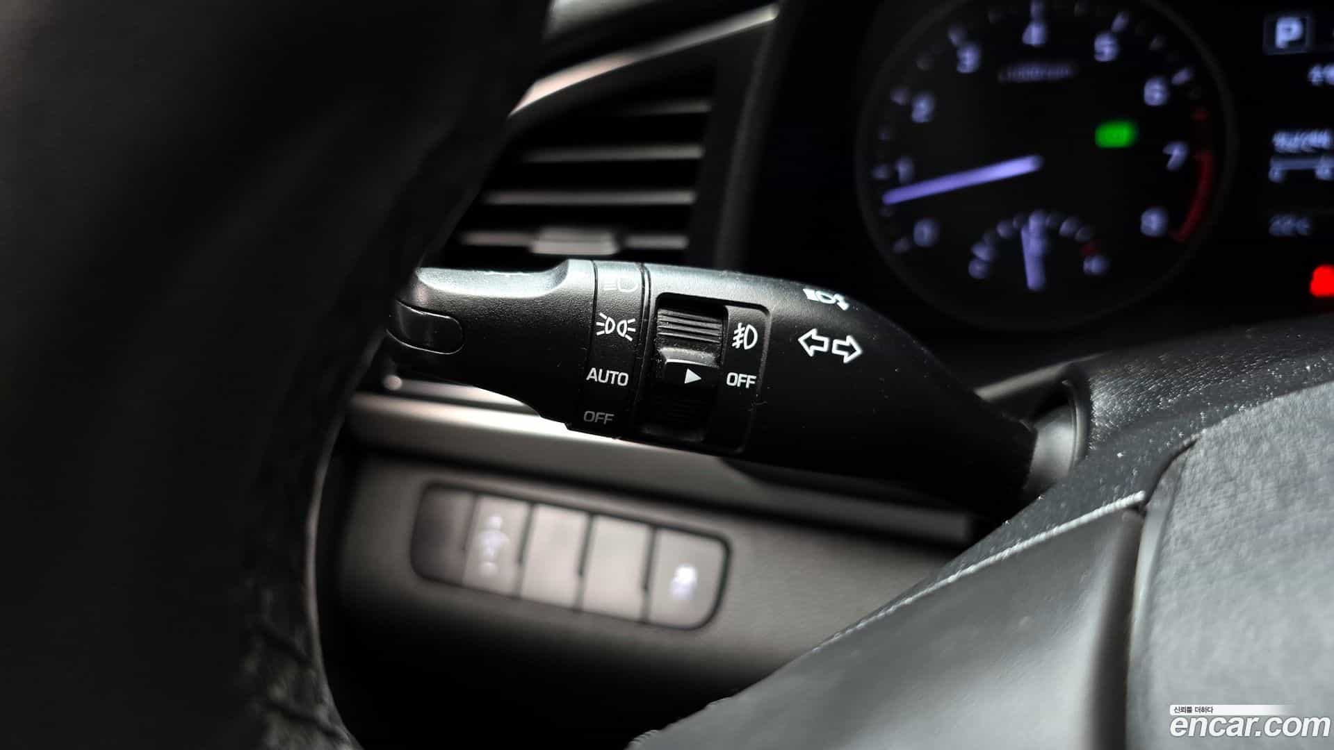 AVANTE Hyundai 2015.9-OPTION-022