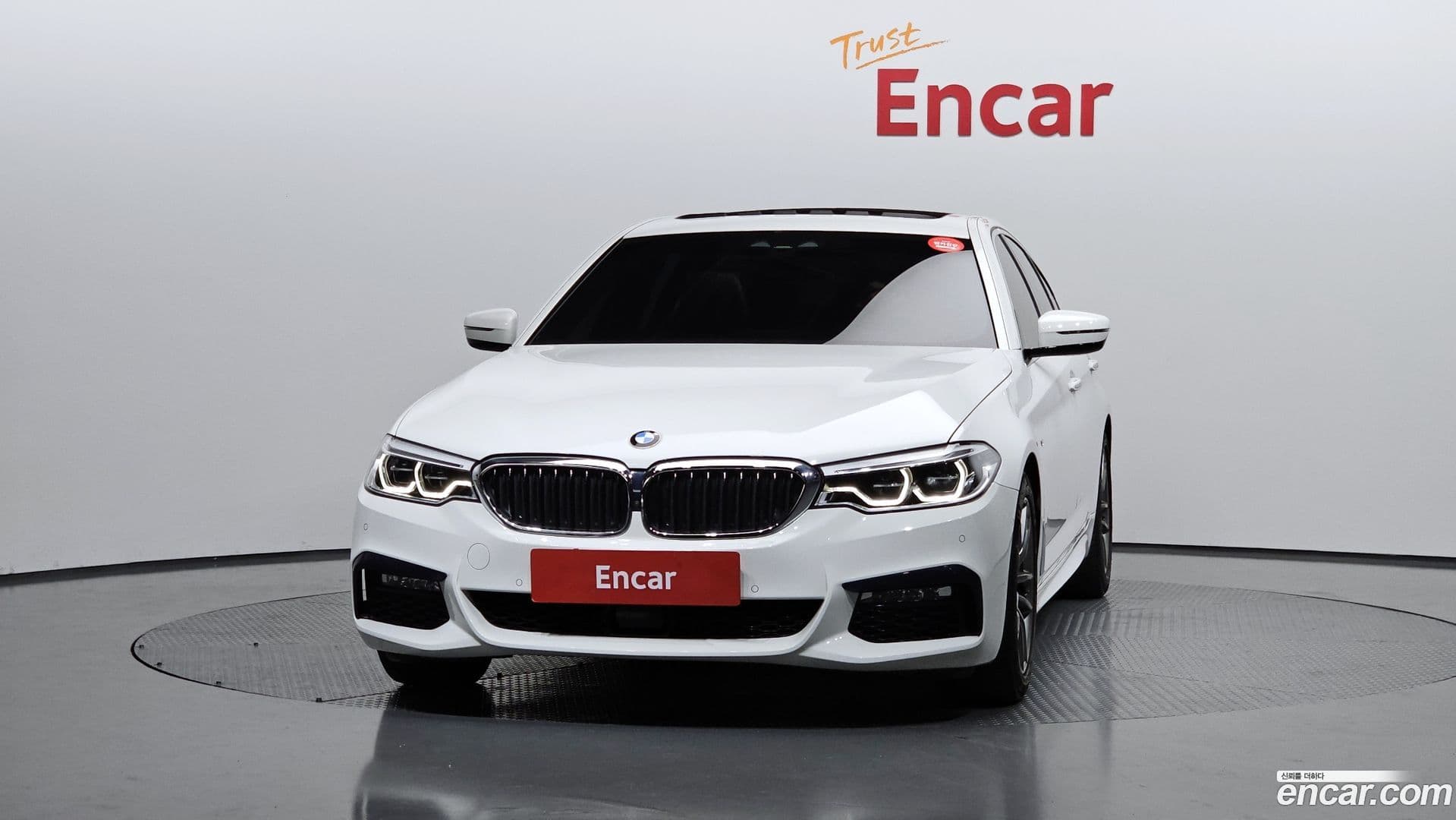 Main__Slider__Photo:5-Series BMW 2018.2-2