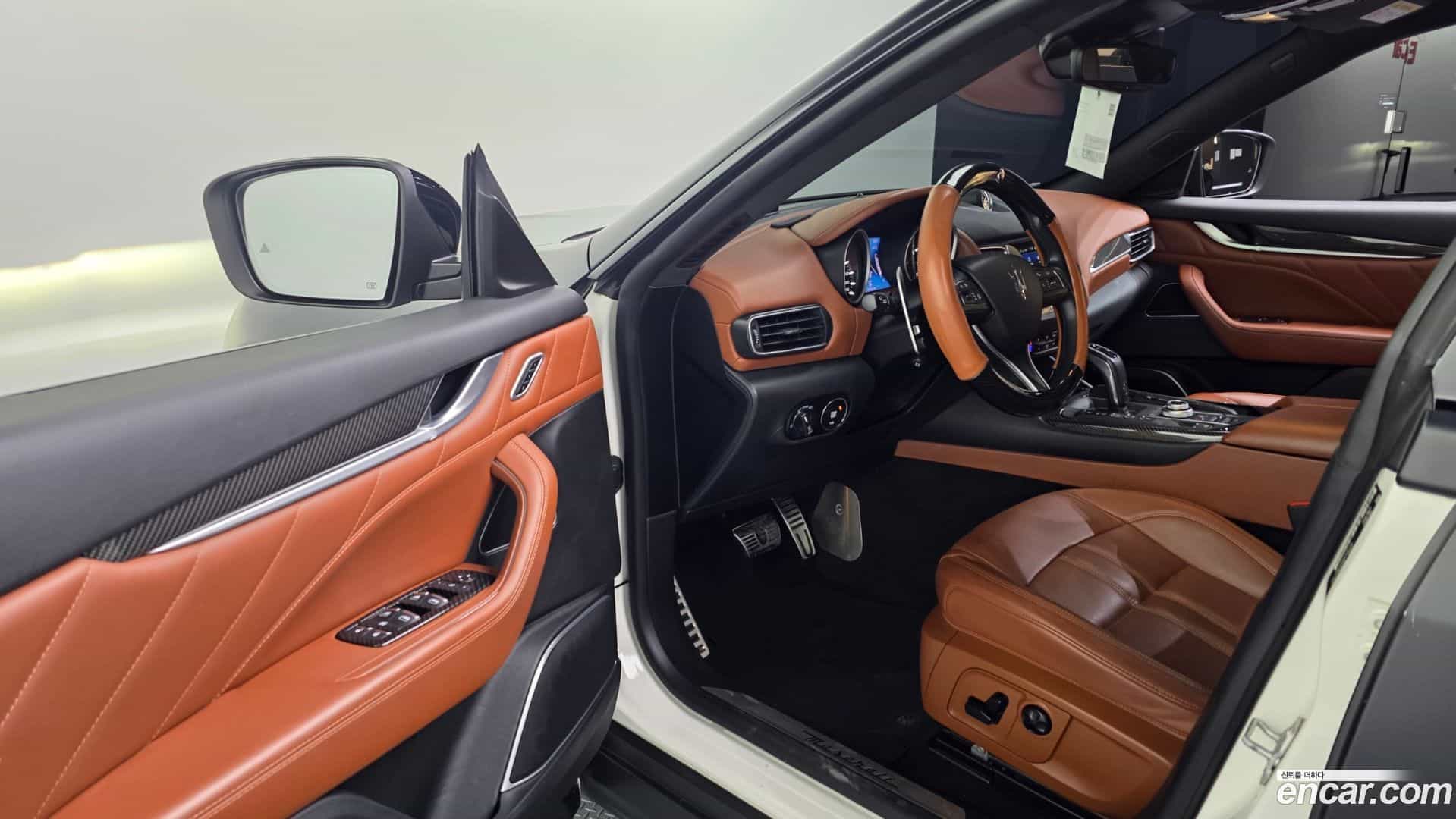 Levante Maserati 2020.8-INNER-010