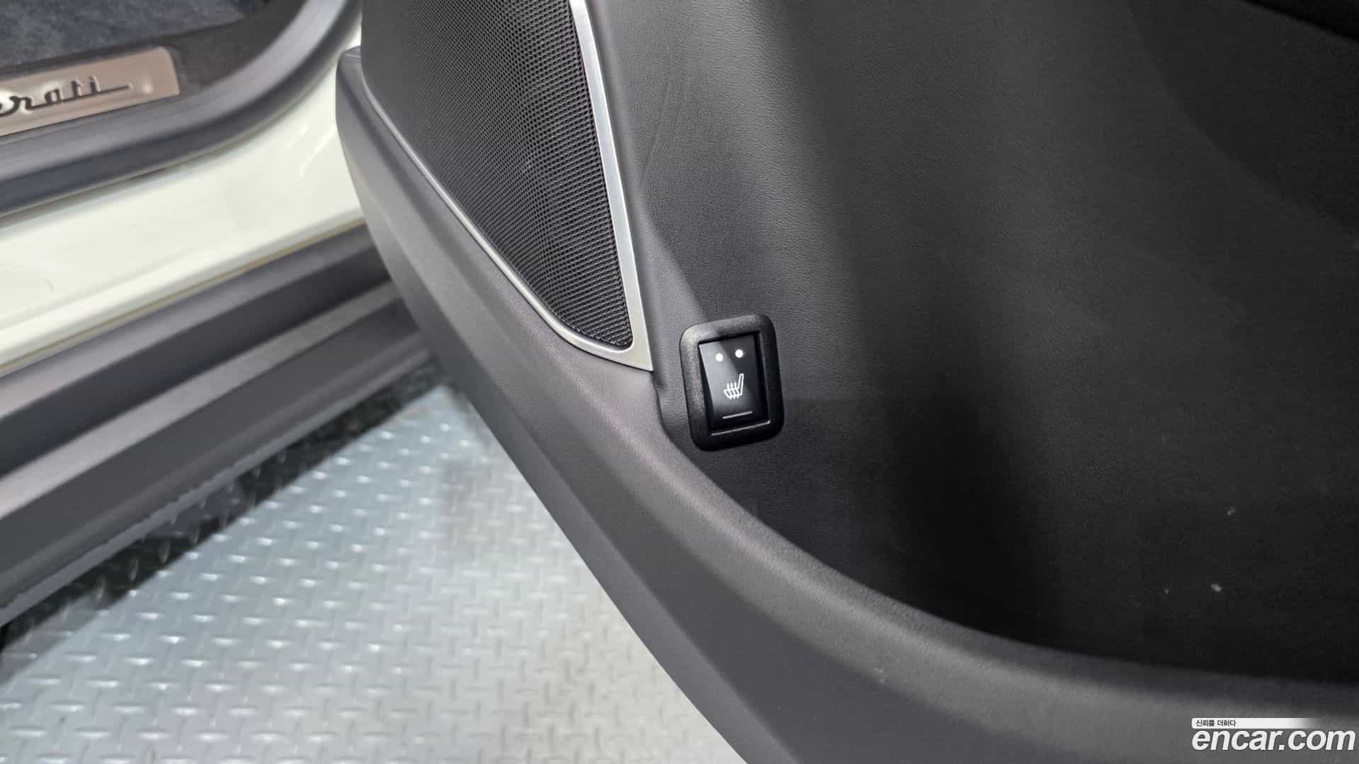 Levante Maserati 2020.8-OPTION-023